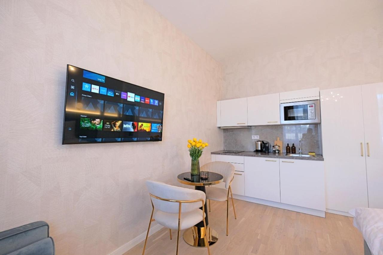 Luxemi I Wenceslas Square Apartment Prague